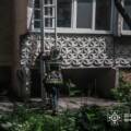 Забув ключі: у Вінниці рятувальники знімали чоловіка з балкона другого поверху
