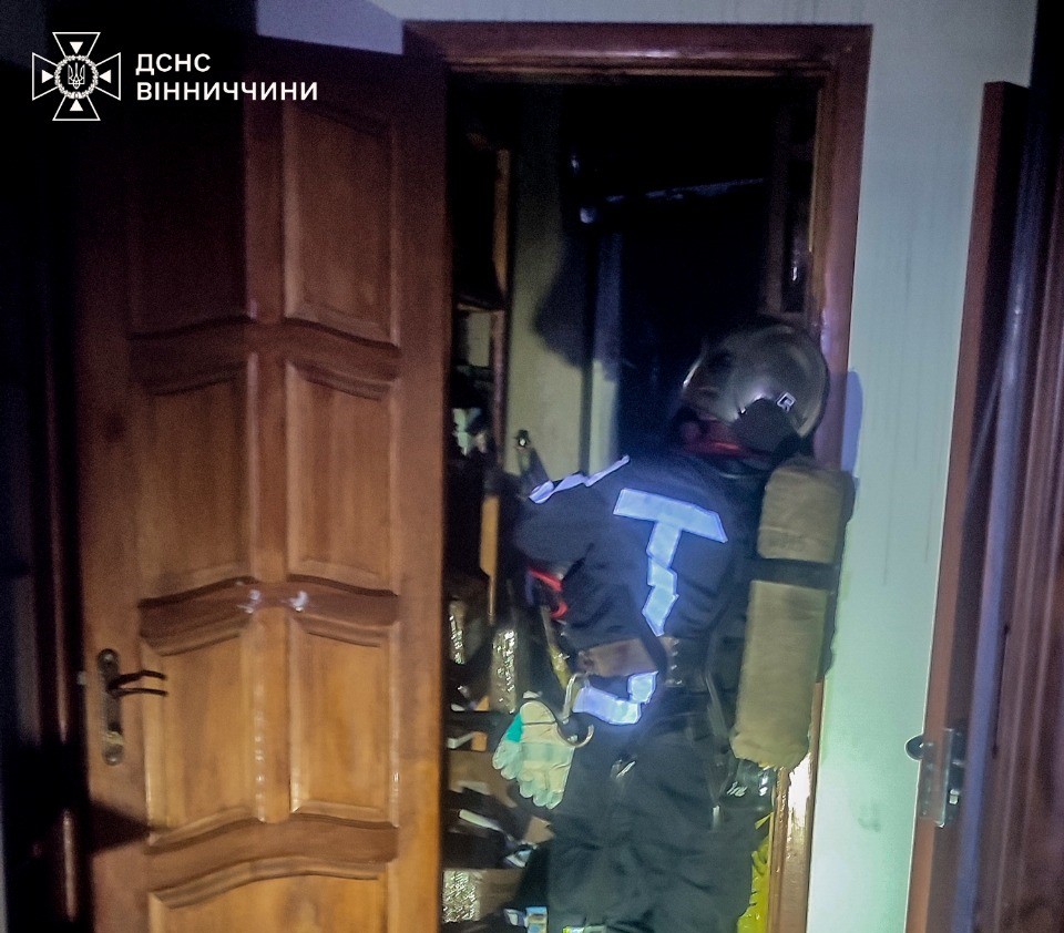 Нічна пожежа у Вінниці: через коротке замикання евакуювали 9 людей
