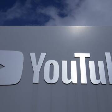 В Україні заблокували YouTube-канали підсанкційного блогера Луганського