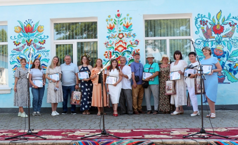 На Вінниччині відбувся симпозіум народного малярства «Мальована хата»