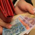Вінничани можуть оформити державну допомогу та стипендії: куди звертатися