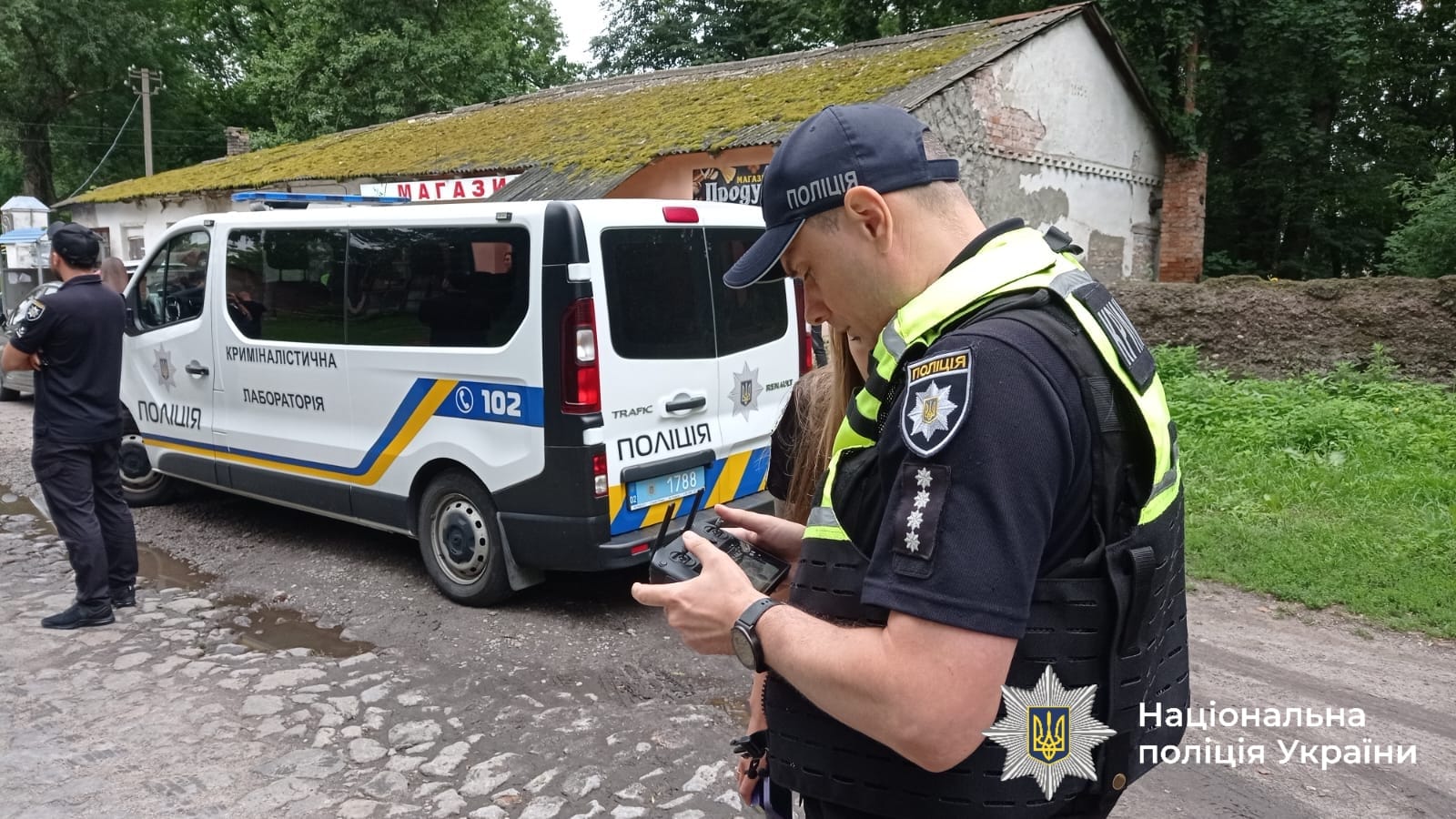 На Вінниччині розшукуваний за подвійне вбивство злочинець застрелився під час спецоперації