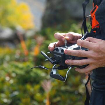 У школах навчатимуть керувати FPV-дронами: МОН оновило програму “Захист України”