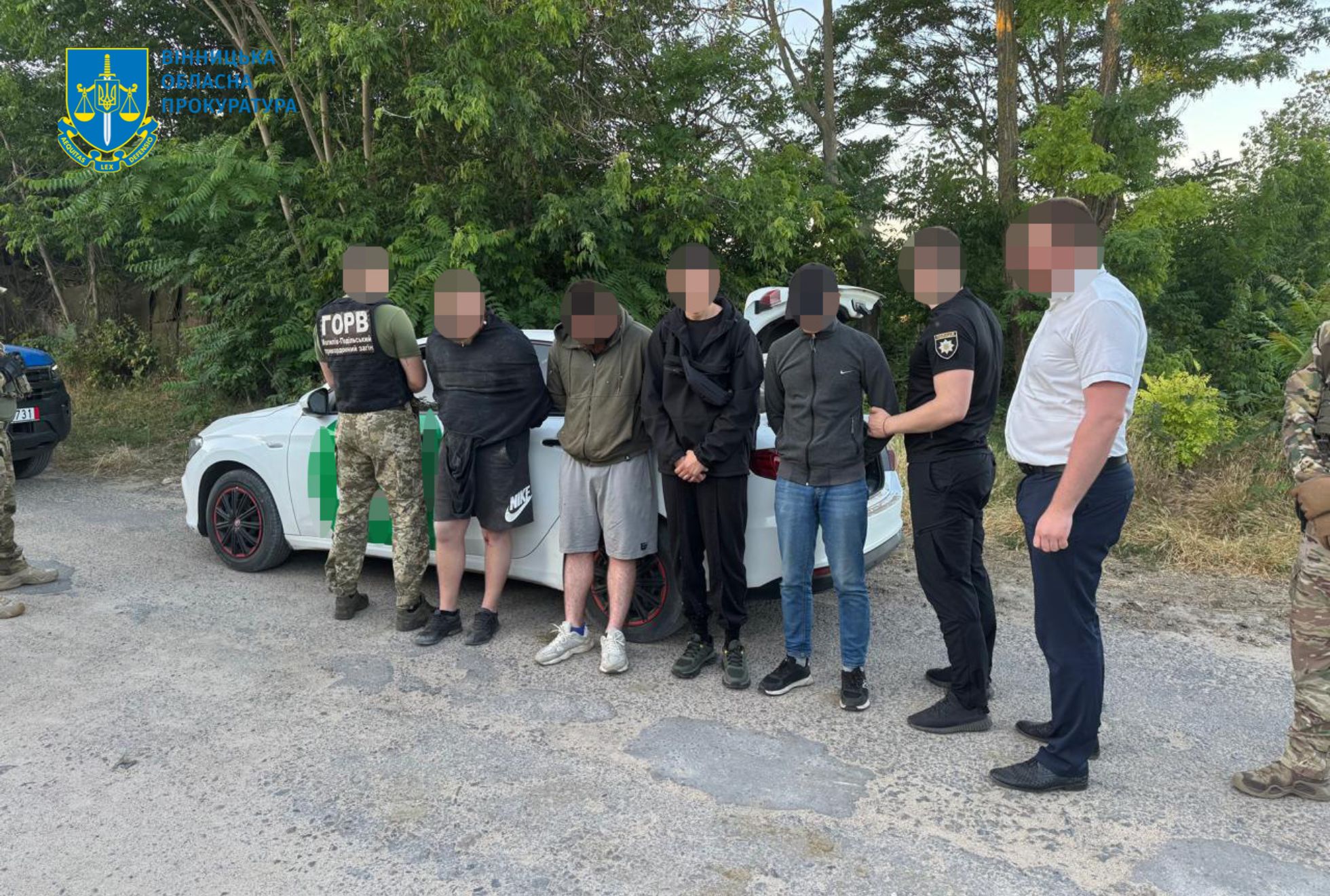 На Вінниччині викрили двох чоловіків, які переправляли людей через кордон