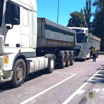 Понад 28°C — вантажівки зупиняються: на Вінниччині діє тимчасова заборона руху