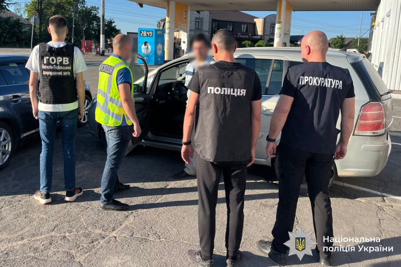 Переправа за $14 тисяч: на Вінниччині викрили “ділка”, який обіцяв втечу за кордон