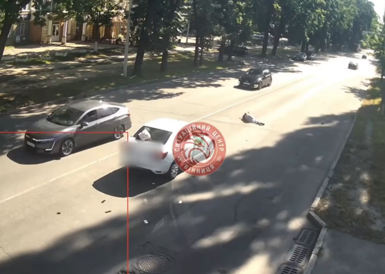 У Вінниці Renault збив дівчину на пішохідному переході: що відомо