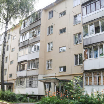 Підготовка до зими: у Вінниці відремонтували стики в будинку на Юності