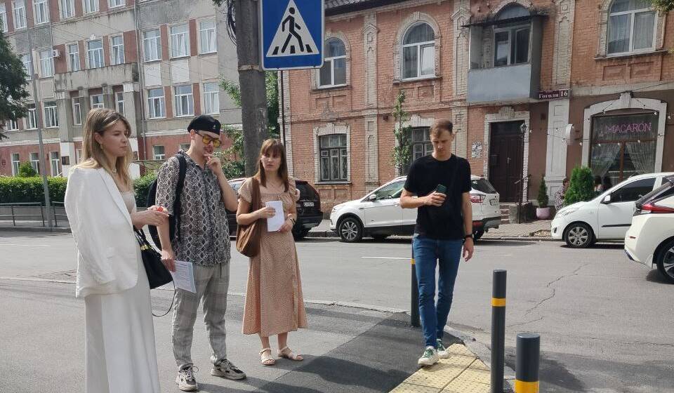У Вінниці адаптують простір для всіх: новий безбар’єрний маршрут для маломобільних груп