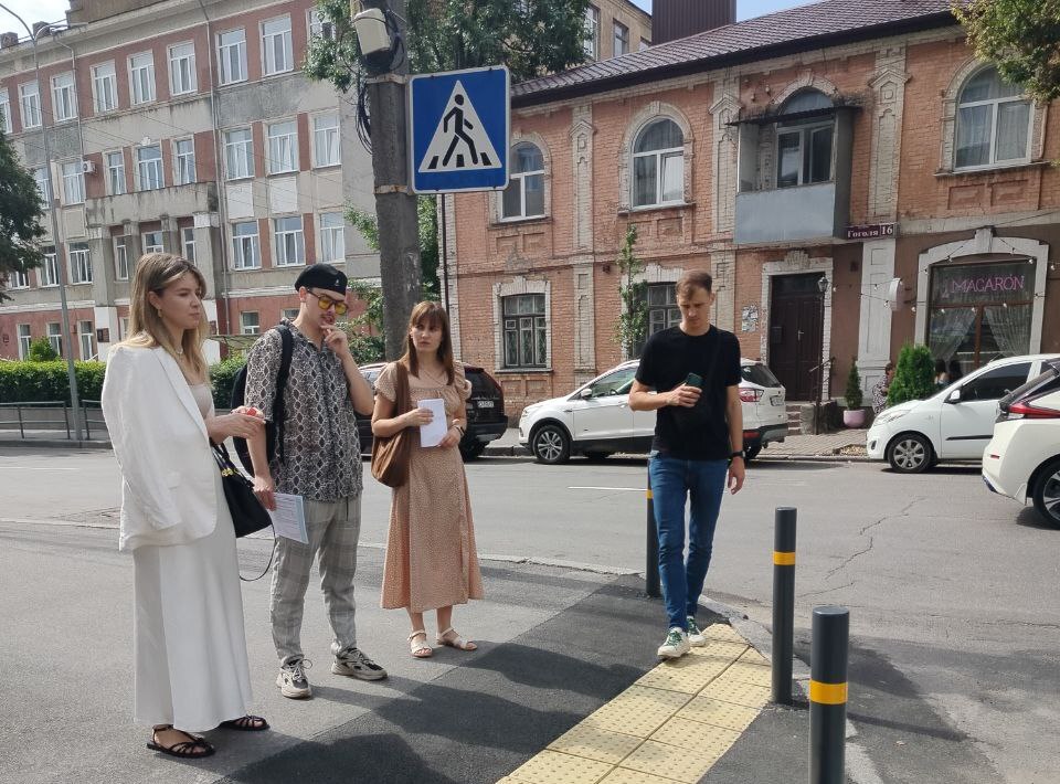 У Вінниці адаптують простір для всіх: новий безбар’єрний маршрут для маломобільних груп