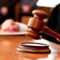 Побив шваброю через гроші: суд розглянув справу про конфлікт між знайомими