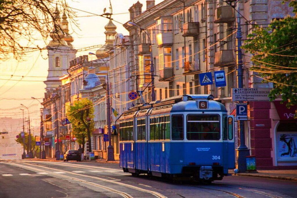Тепло та без опадів: погода на Вінниччині 23 липня