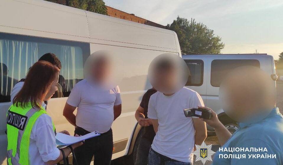 Вимагав хабар за «бронь»: на Тульчинщині затримали керівника залізничного підрозділу