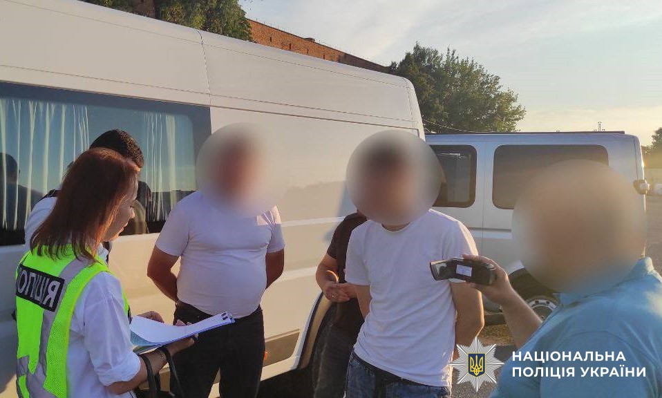 Вимагав хабар за «бронь»: на Тульчинщині затримали керівника залізничного підрозділу