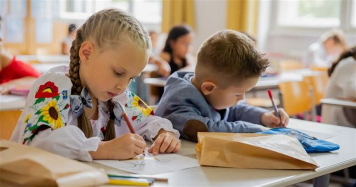 “Пакунок школяра”: Кабмін запускає виплату для батьків першокласників