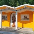 Мурал на шляху святого Якова на зупинці громадського транспорту