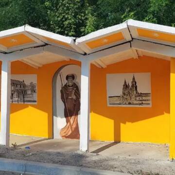 Мурал на шляху святого Якова на зупинці громадського транспорту