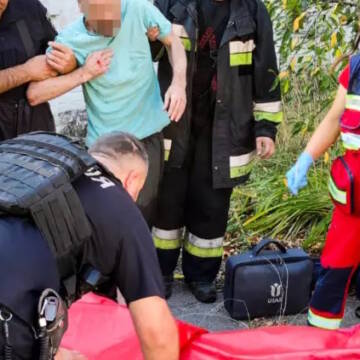 Рятувальники вдруге витягли чоловіка з того самого колодязя