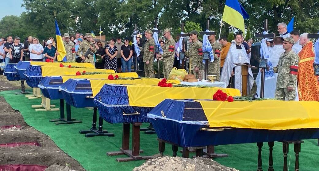 Поховання невідомих Захисників у Малих Крушлинцях на Вінниччині