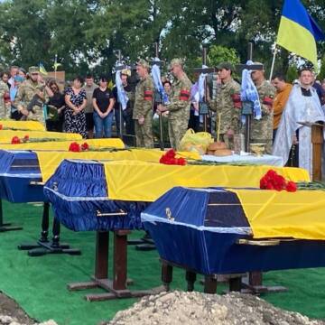 Поховання невідомих Захисників у Малих Крушлинцях на Вінниччині