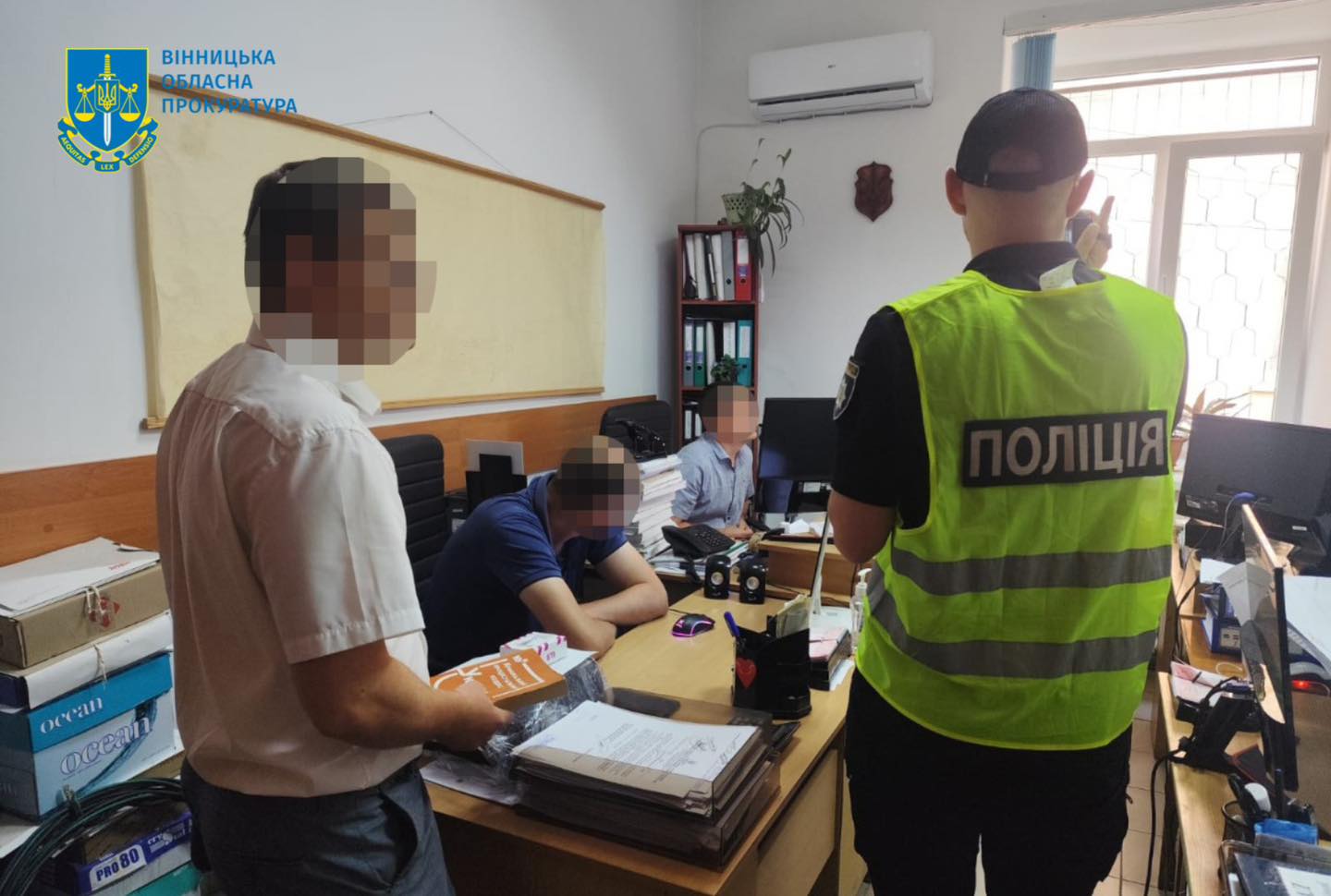 Службові зловживання: у Вінницькій області під підозрою 21 посадовець