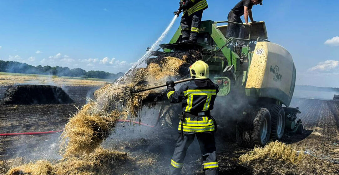 На Вінниччині горіли будинки, стерня та гектари трави