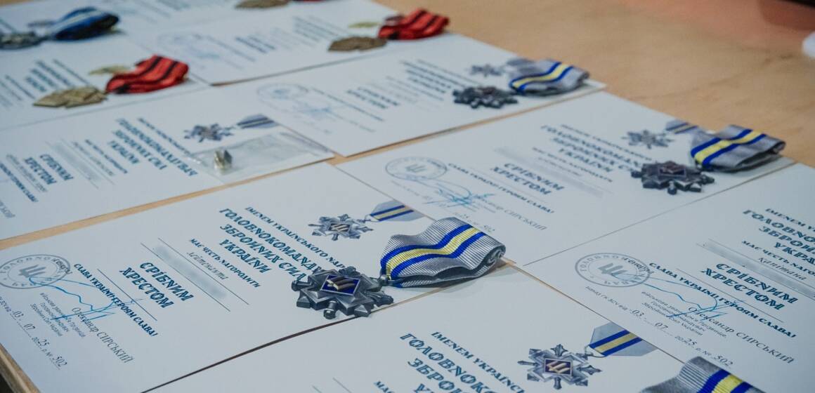 Вінницьких оборонців з «Червоної Калини» відзначили нагородами за службу на фронті