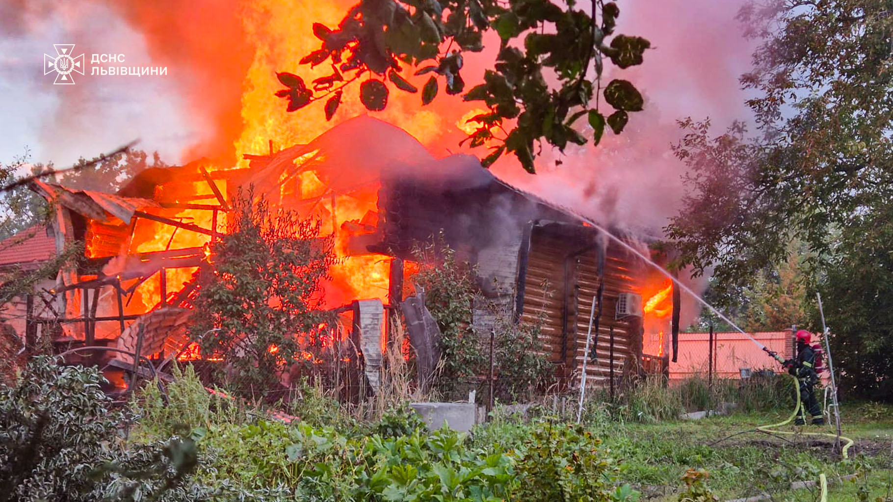 РФ атакувала Львів “шахедами” та ракетами: одна людина загинула, є поранені