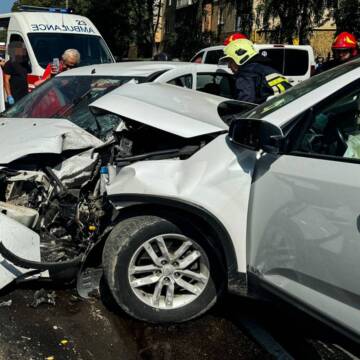 У Вінниці на Замостянській сталася ДТП за участю мікроавтобуса та двох легковиків