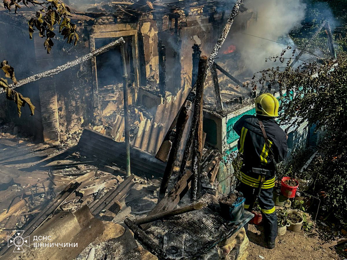 За добу на Вінниччині сталося вісім пожеж: горіли будинки та чагарники
