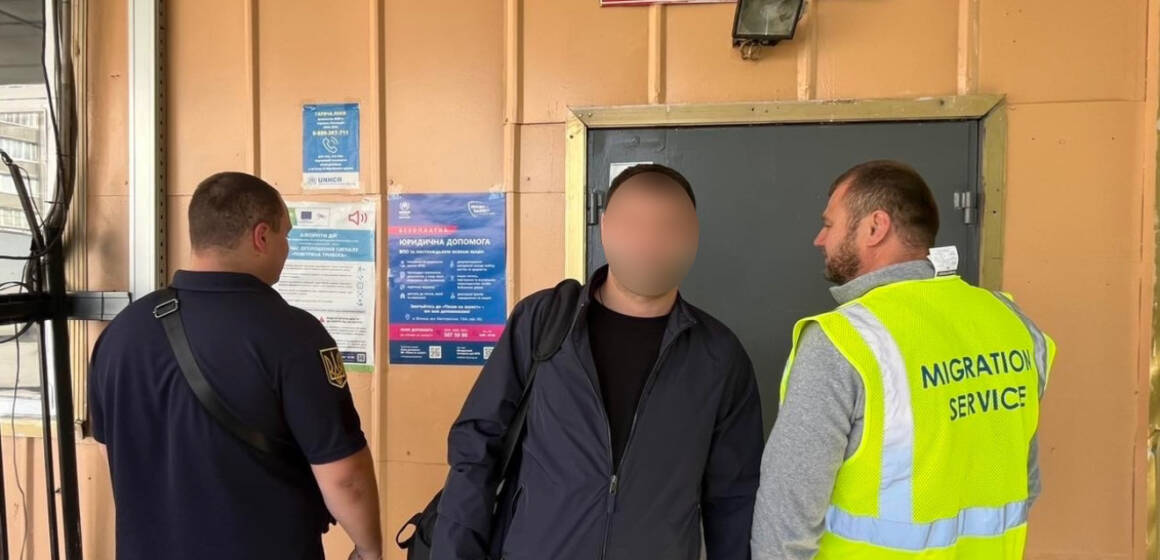 Громадянина Молдови примусово видворили на Вінниччині