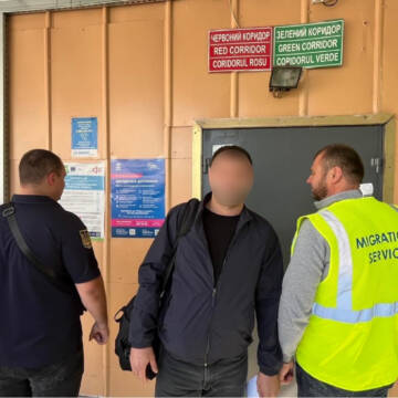 Громадянина Молдови примусово видворили на Вінниччині