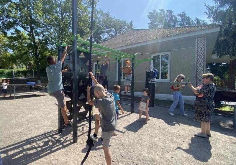 На Вінниччині відкрили дитячий майданчик на честь загиблого героя