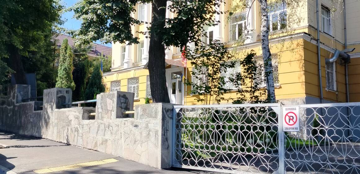 Школа 3 у Вінниці після ремонту території