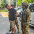НАБУ та САП викрили посадовців, які наживалися на війні