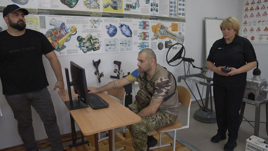 Навчання без бар’єрів: у Вінниці запрацювала інклюзивна автошкола