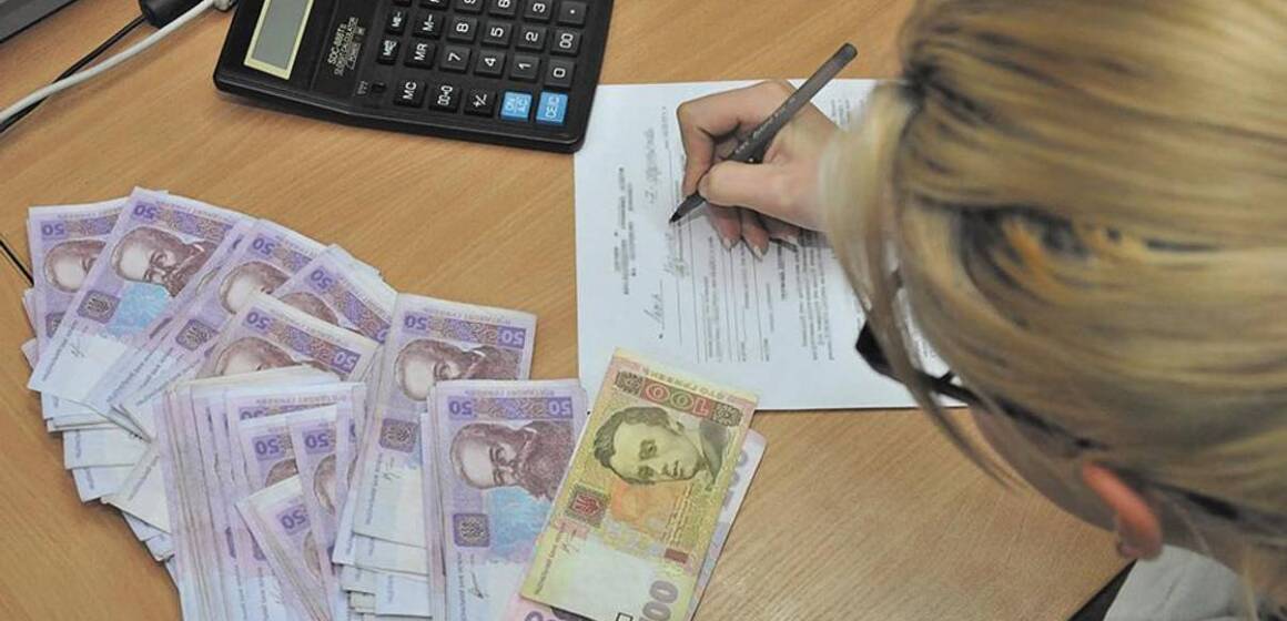 На Вінниччині 25-річну посадовицю підозрюють у розтраті 300 тис. грн бюджету