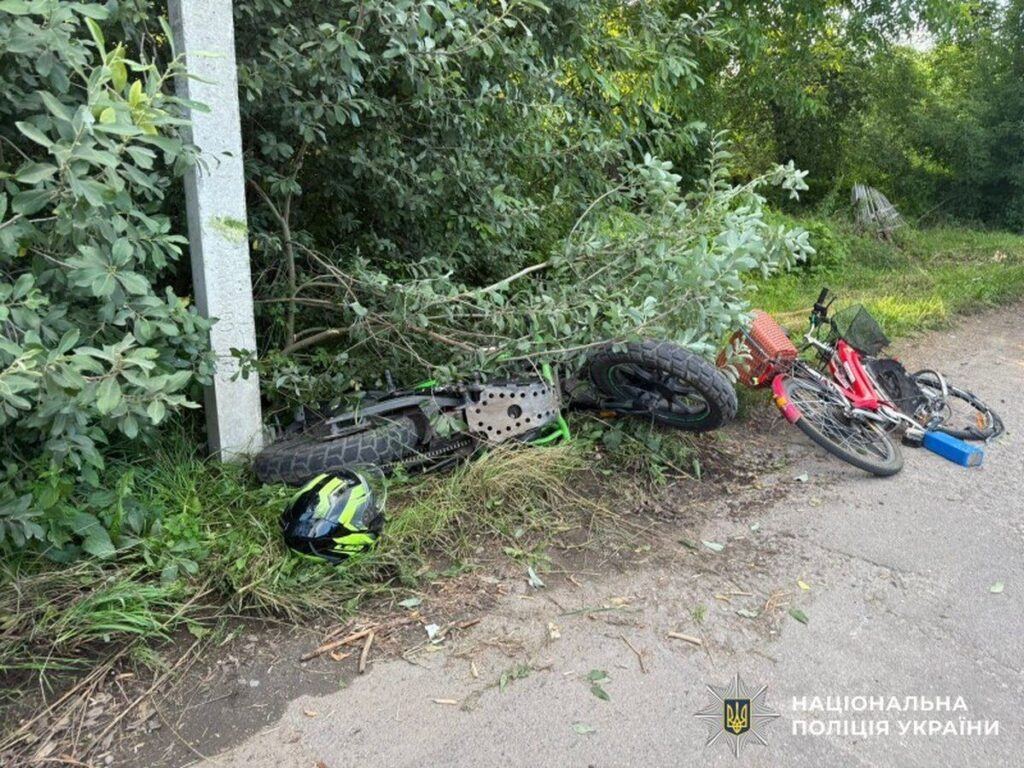 Двоє велосипедистів постраждали в ДТП на Вінниччині: триває слідство
