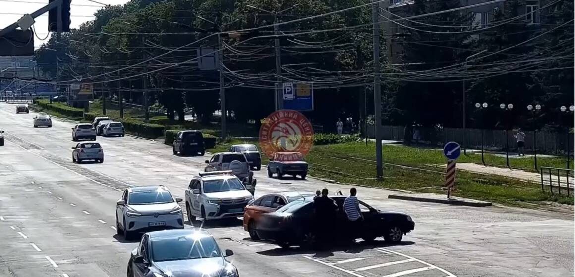 ДТП на Пирогова у Вінниці: водій Volkswagen не пропустив Hyundai