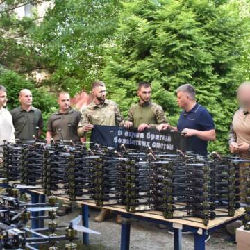 Міжрегіональний координаційний гуманітарний штаб передав військовим ще 350 FPV-дронів