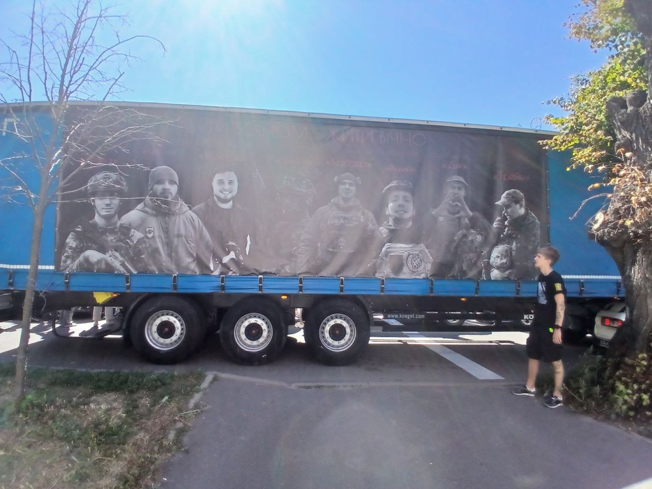 Вантажівка в колоні у Вінниці 29 серпня
