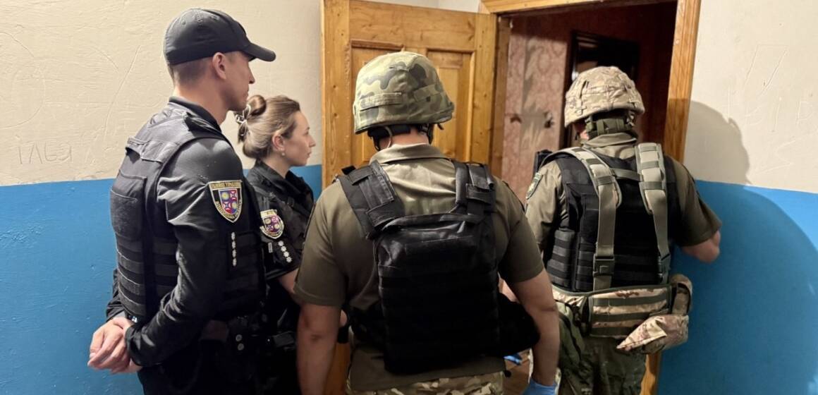 Хотів підірвати себе й сусідів: у Вінниці чоловіку оголосили підозру