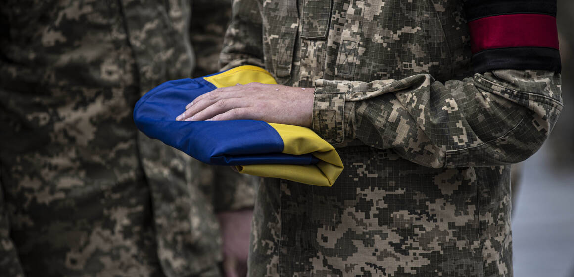 Уряд виплатить 15 млн грн сім’ям військових, які загинули в полоні
