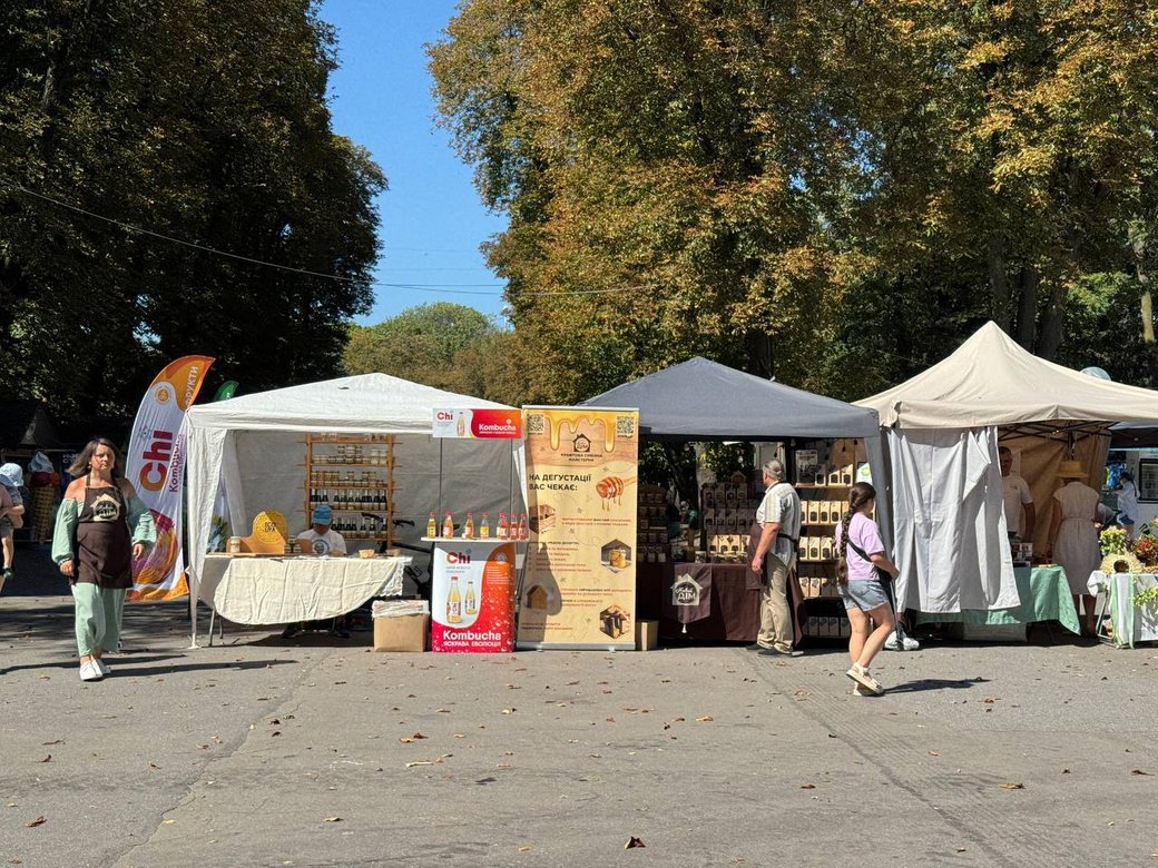 Фестиваль смаку та культури: у Вінниці  пригощали крафтовими стравами (ФОТО)