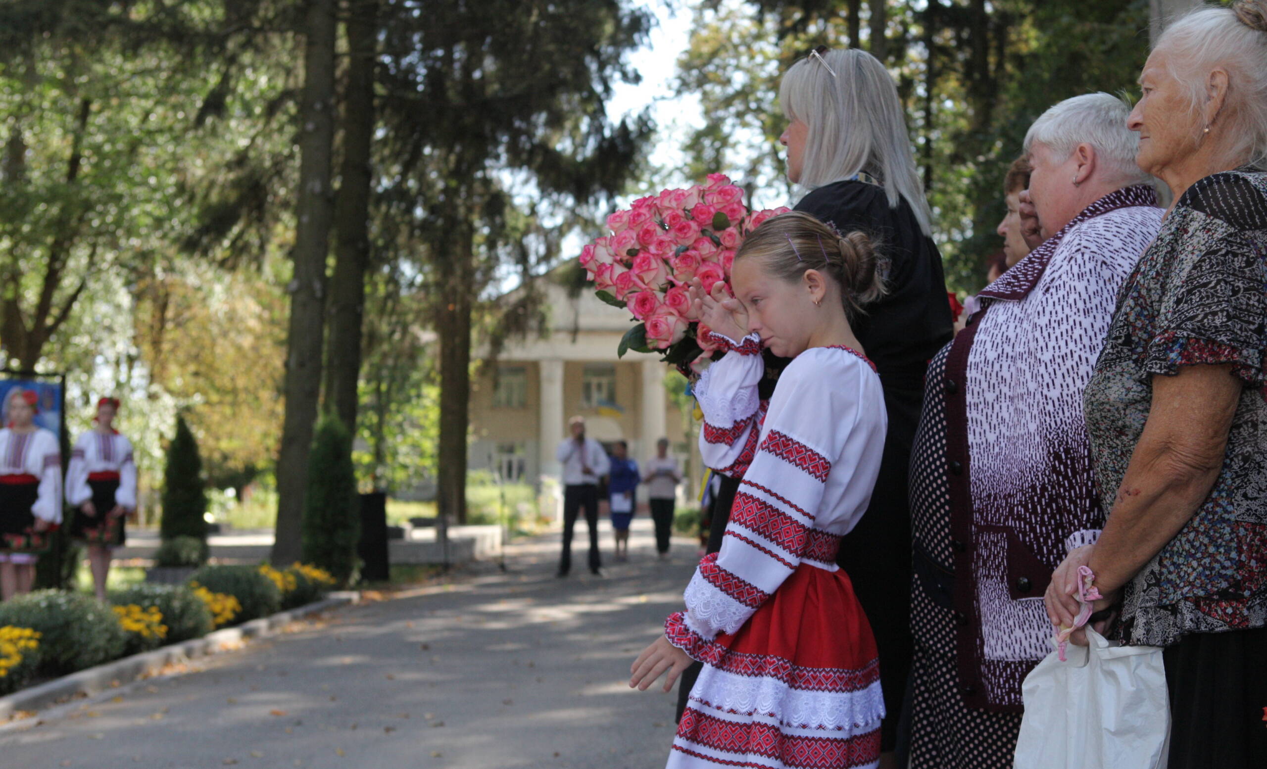 Мешканці Вінницької громади на відкритті алеї