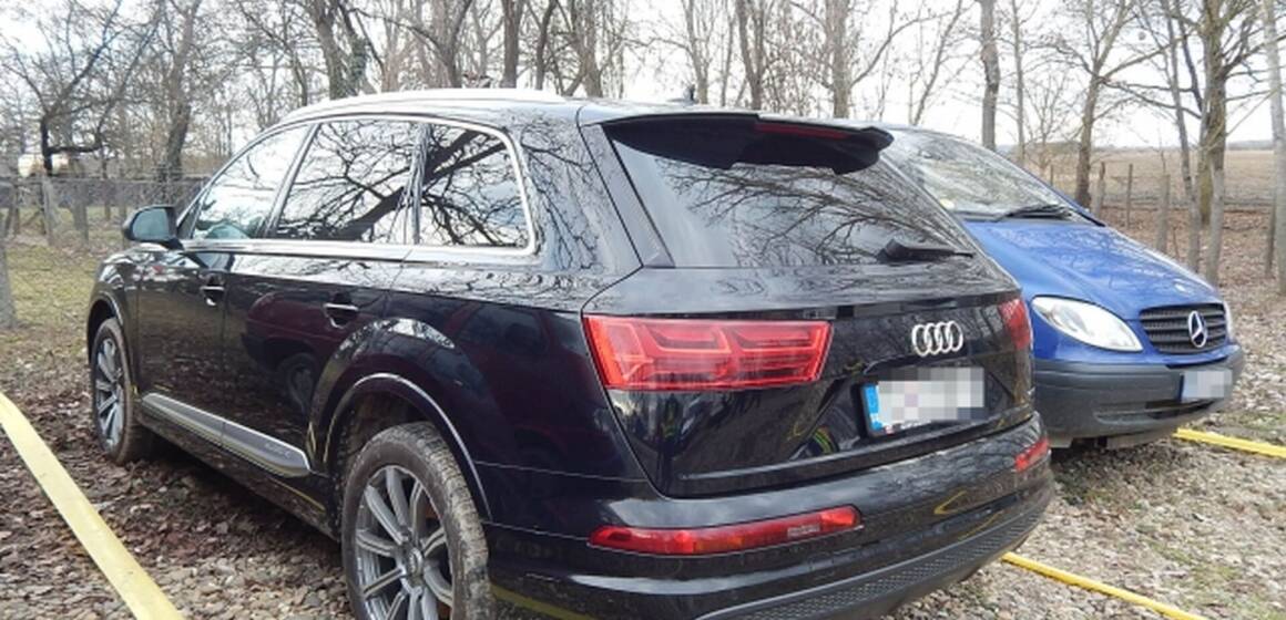 Влада Естонії продаватиме покинуті біля кордону з Росією автомобілі