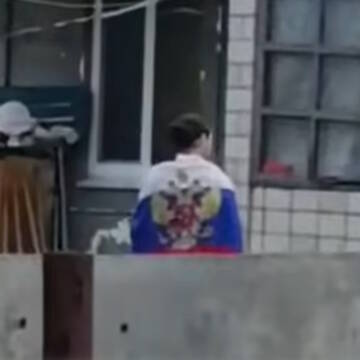 На Вінниччині залишили під вартою чоловіка, який огорнувся в триколор під час поховання військового
