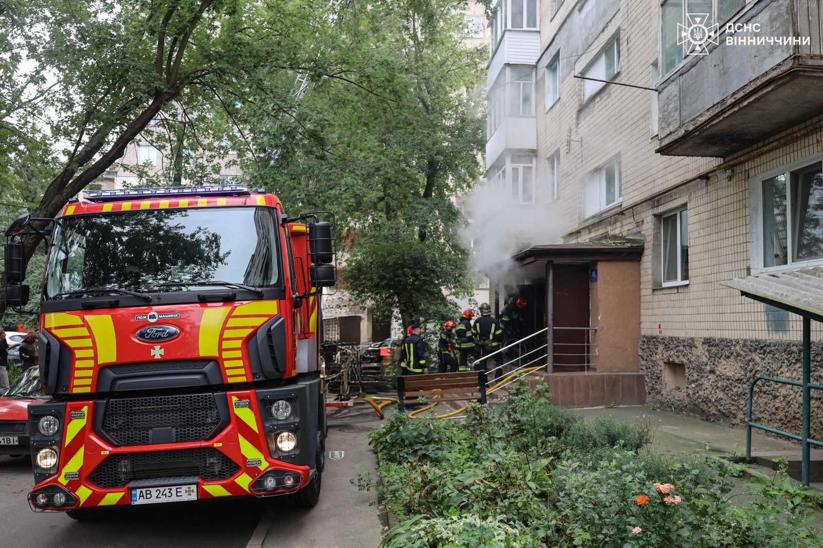У Вінниці спалахнула пожежа в багатоповерхівці