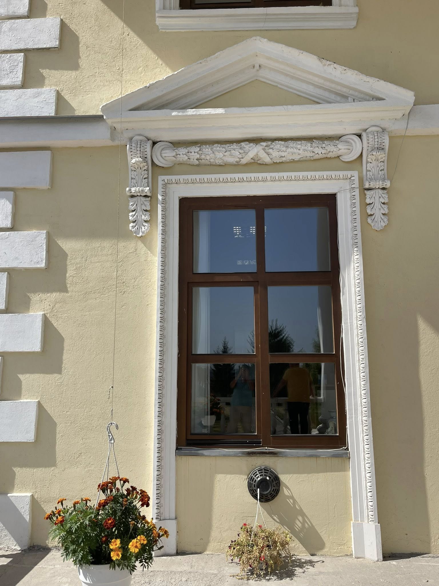 Вікно палацу Грохольських-Можайських, Вінницька область