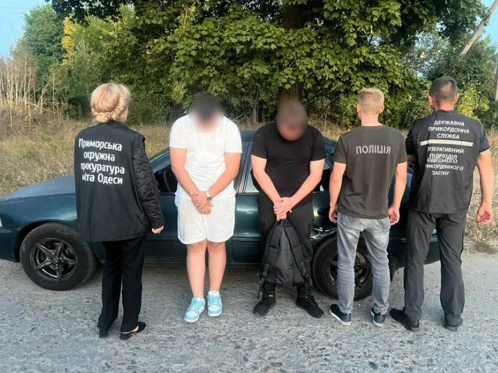 Вінничанина підозрюють в організації нелегального виїзду чоловіків до Молдови
